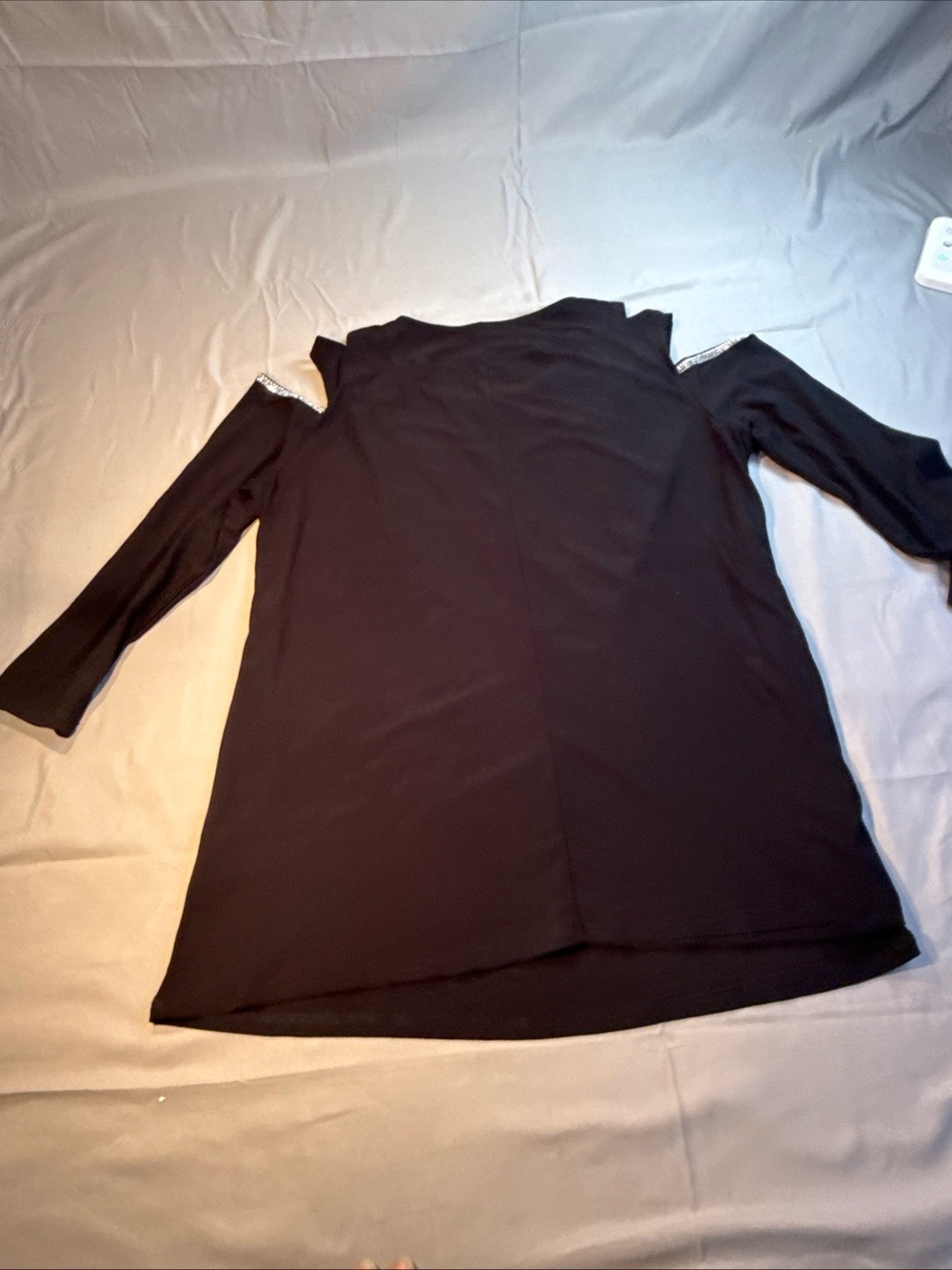 Love Scarlett Rinestone split sleeve top - Picture 6 of 7